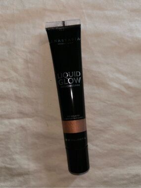 Anastasia Beverly Hills Liquid Highlighter